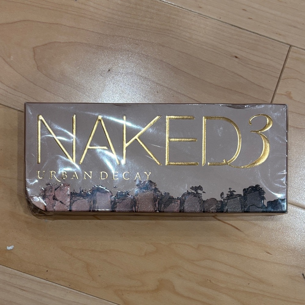Urban Decay Naked3 Palette with Pink and Brown Hues, New never open
